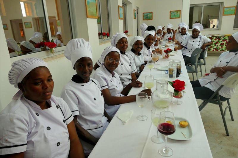 CABO VERDE Stiftung für Bildung - Kapverden - gemeinsames Essen