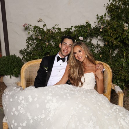 Glam skin smoothing dslr photo booth in Irvine, california for modern weddings.