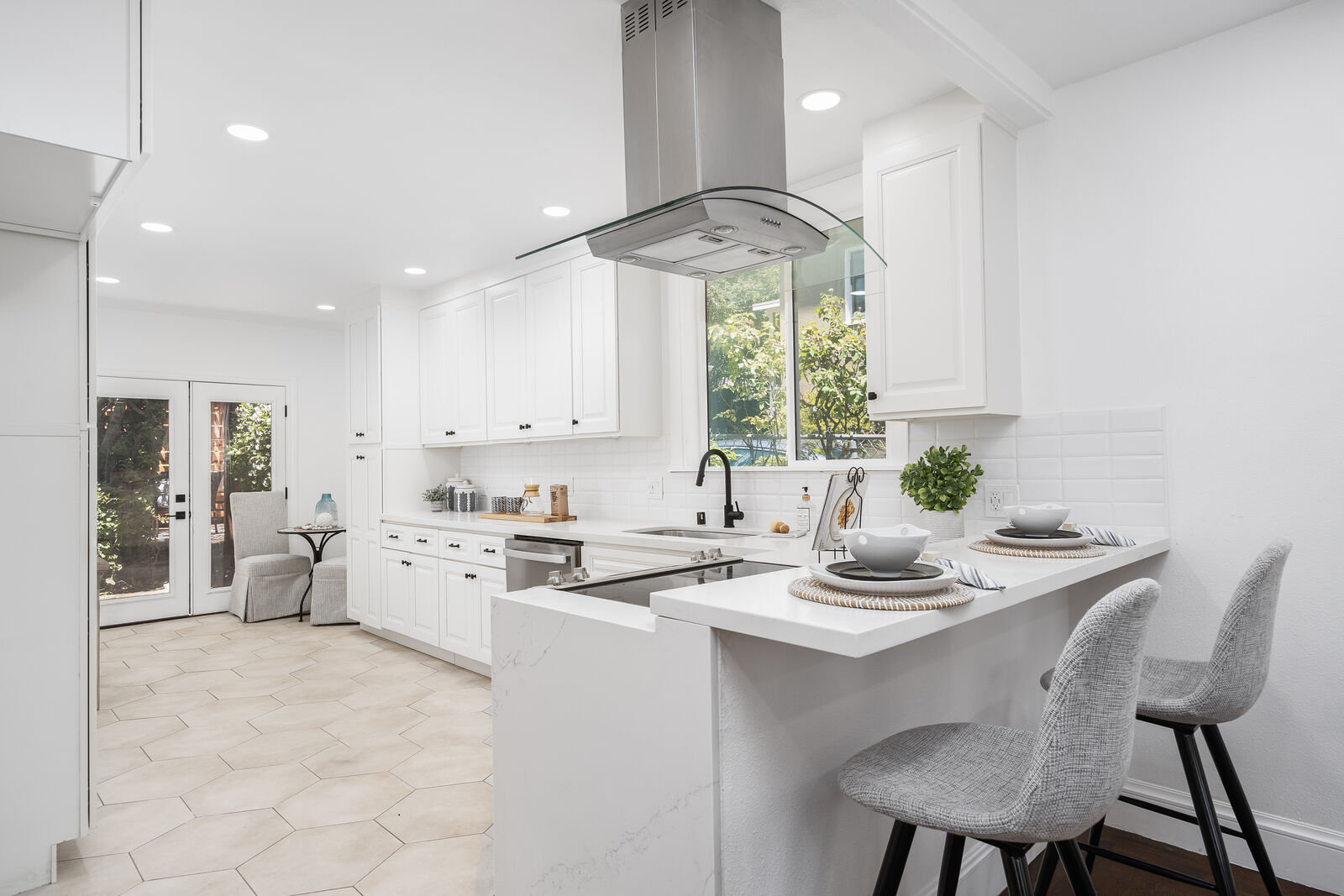 Luxe Realty Group Home Buying. Home Selling. Property Investment.