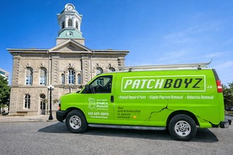 PatchBoyz truck in front of Brockville landmark