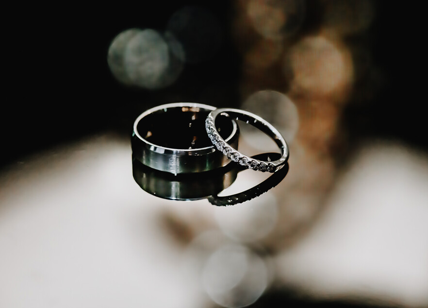 Wedding Rings Unveiling the Symbolism and Stories Behind the Bands