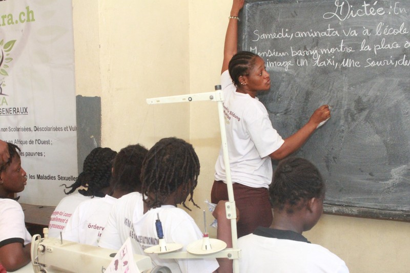Guinea – Verein KIRA - Schulung Lesen und Schreiben