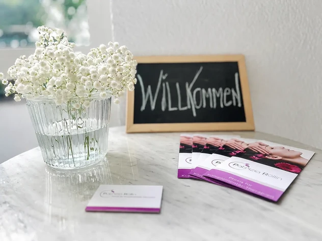 Impulse für Frauen bei Stress, Erschöpfung und Wechseljahren. Wissen und Erfahrungen aus meiner Praxis in Cham für Kinesiologie, Massage und Vitalfeldtherapie.