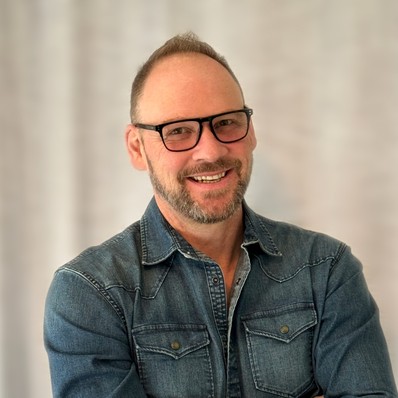 Derek Coté portrait