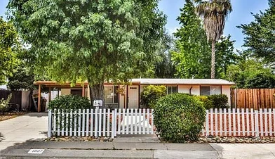 1155 Redfern DRONE AND FRONT 8