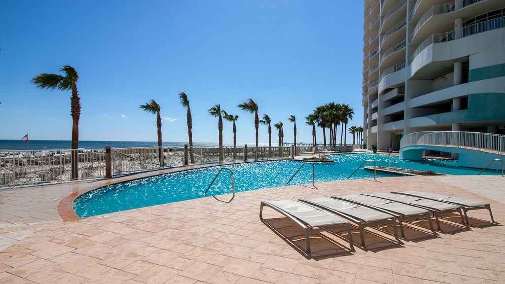 tp Exterior Pool1