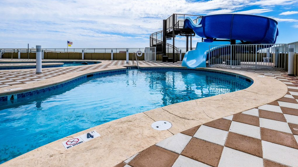 pob Exterior Pool2