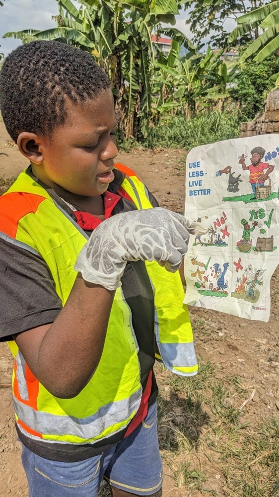 TECHshare Kamerun - Kinder und Plastikentsorgung