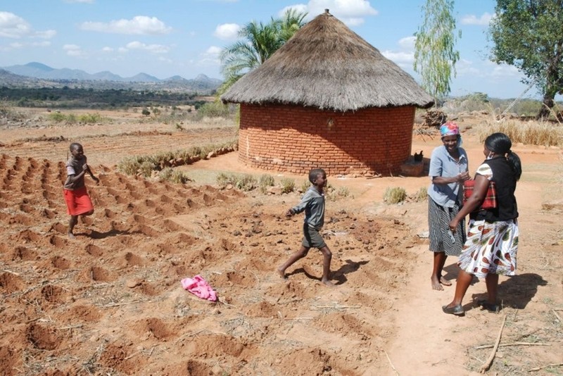 Simbabwe - Freunde Silveira - Besuch bei Verwandten der Kinder