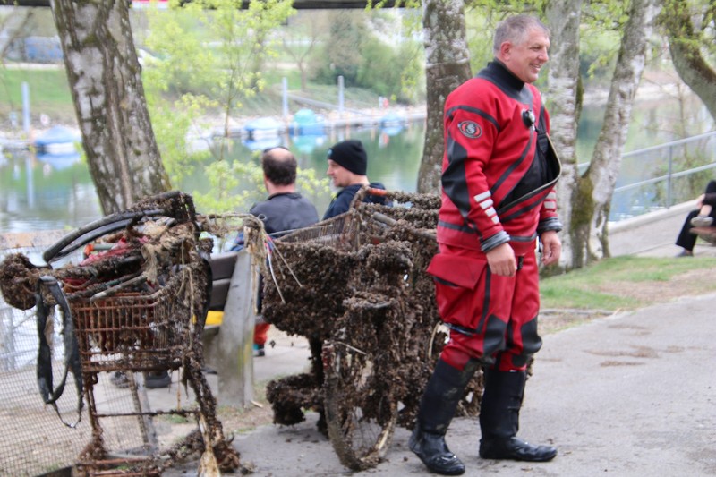 Abfalltaucher Schweiz - Rubbish recovered