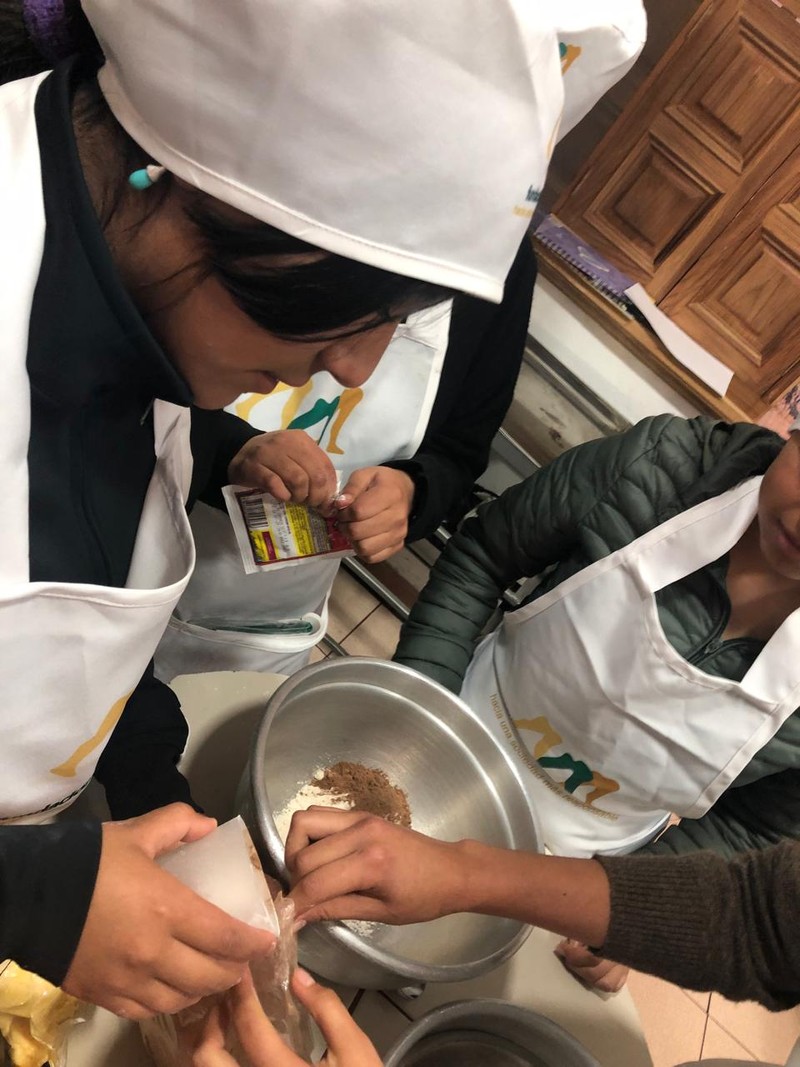Ecuador – Verein Avanzar - Mittagessen kochen