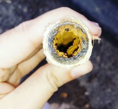Tuberia llena de sarro en Merida yucatan. empresa que quita el sarro de tus tuberias.