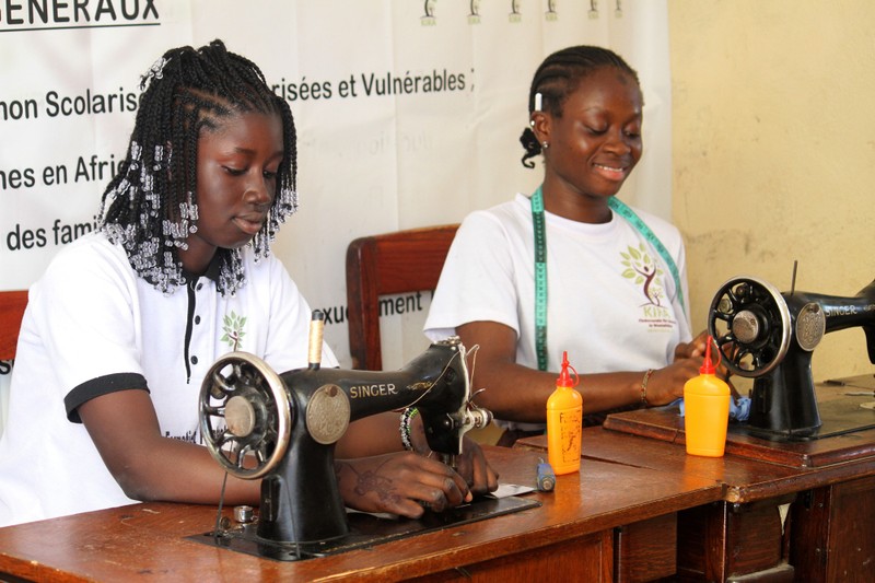 Guinea – Verein KIRA - gemeinsam Nähen lernen