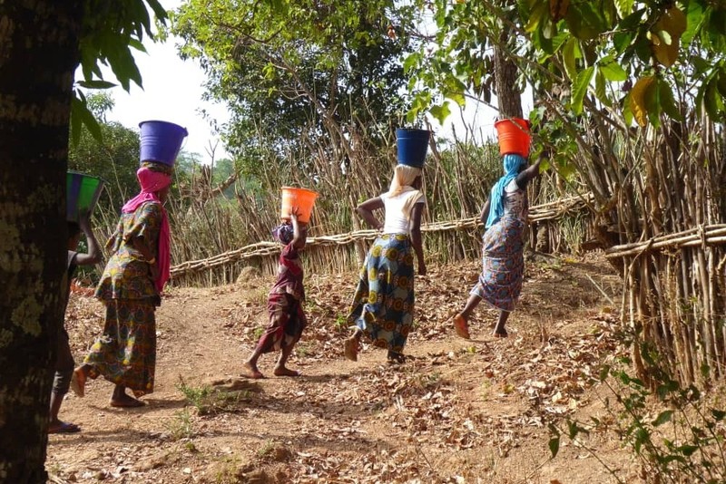 Guinea - Solidarité Suisse-Guinée - Souloudji_Avant_Forage_Femmes_Eau